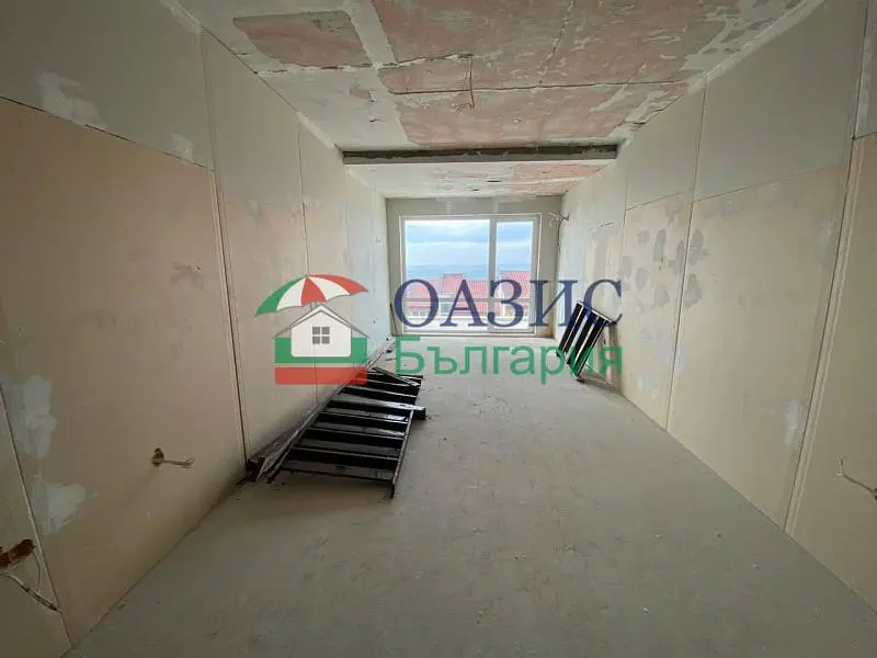 Other; needs renovation, natural light
