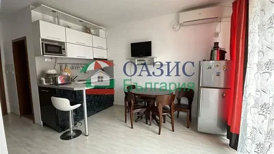 Cucina; elettrodomestici, luce naturale