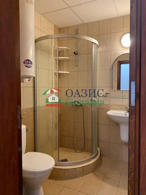 WC; talne ploščice, po prenovi, naravna svetloba