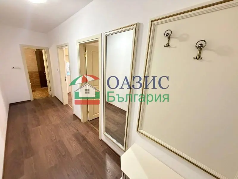 Cloakroom; wood floor, natural light