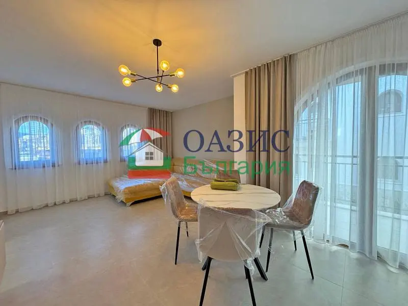 Other; tile floor, natural light