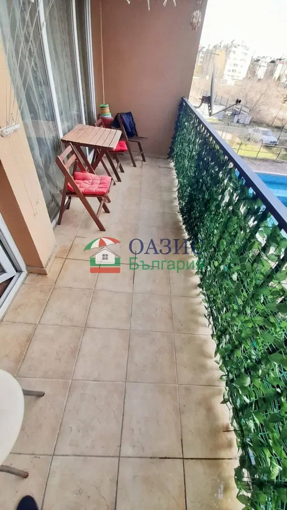 Balcony; tile floor, view, natural light