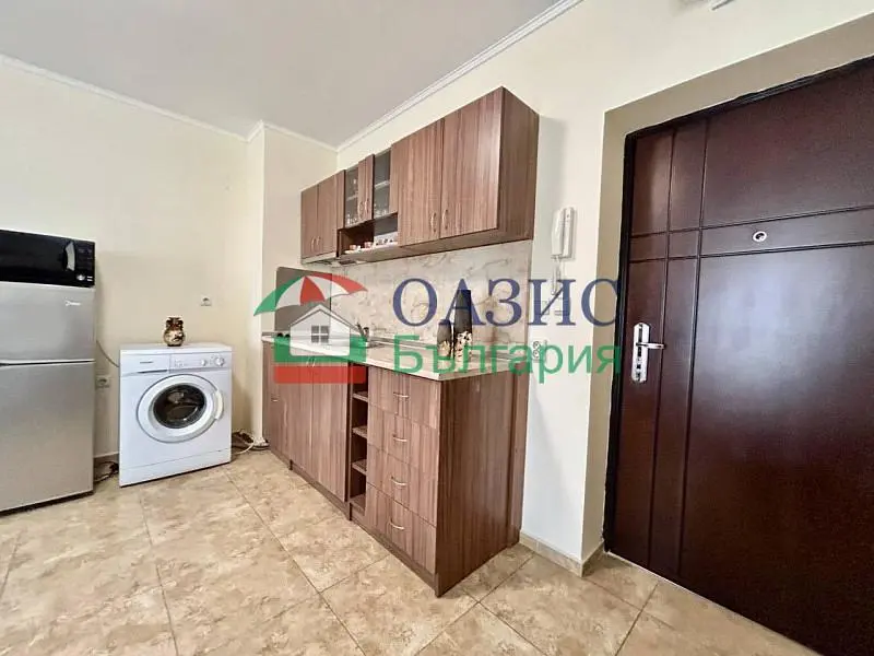Kitchen; kitchen appliances, tile floor