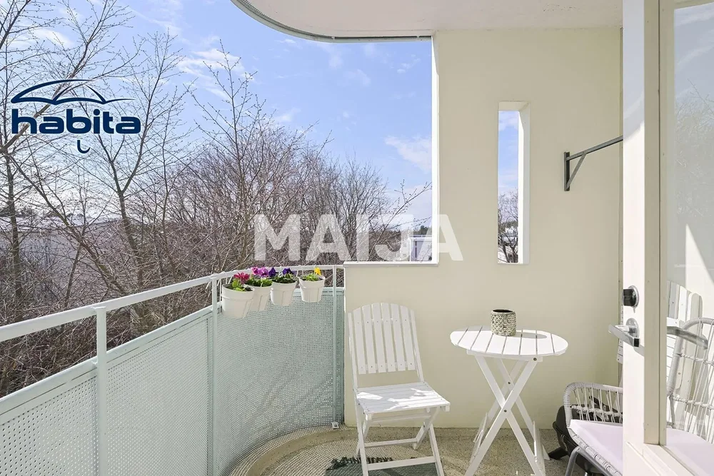 Balcony; view, natural light