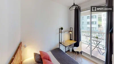 Bedroom; natural light, modern style