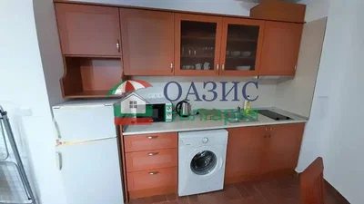 Kitchen; kitchen appliances, wood floor