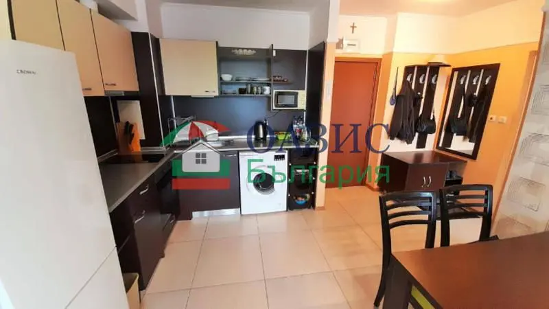 Kitchen; kitchen appliances, tile floor