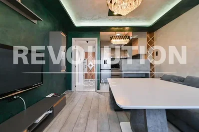 Dnevni boravak; drveni pod, moderan stil, prirodna svjetlost