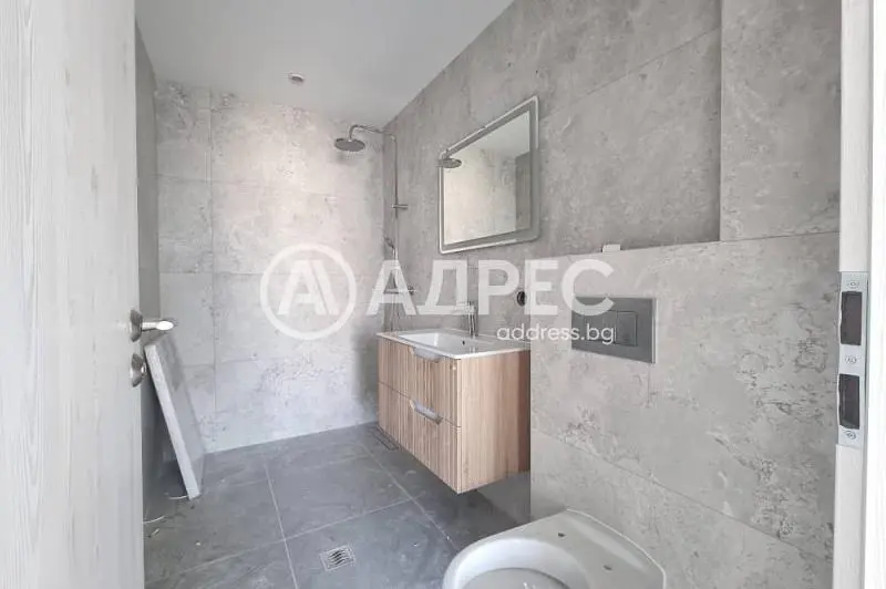 WC; talne ploščice, po prenovi
