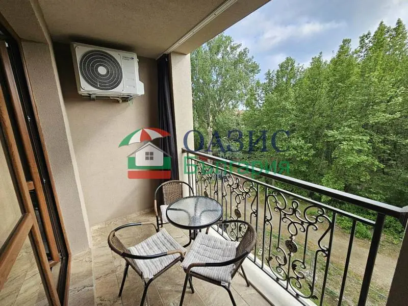 Balkon; naravna svetloba, razgled