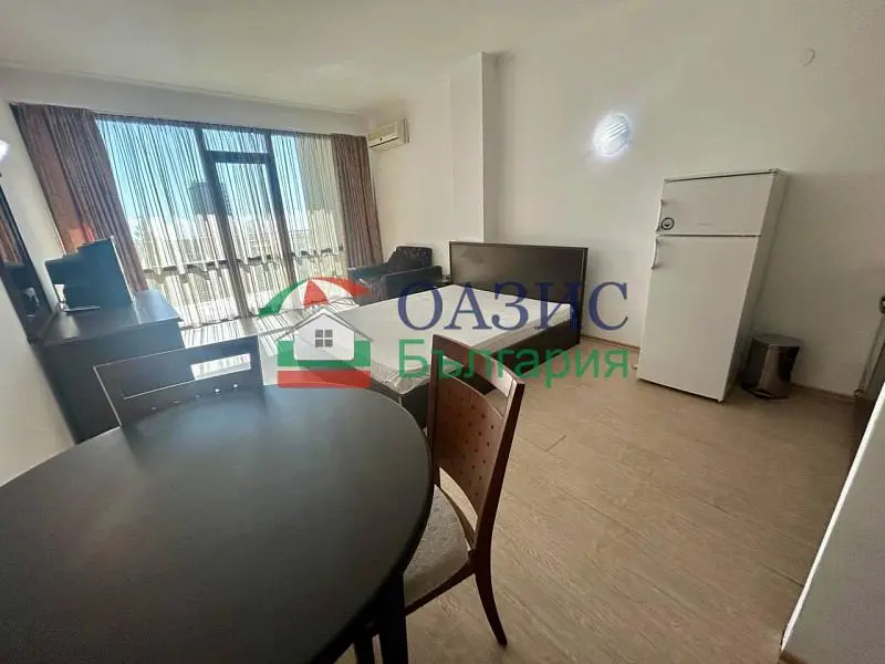 Kitchen; kitchen appliances, tile floor