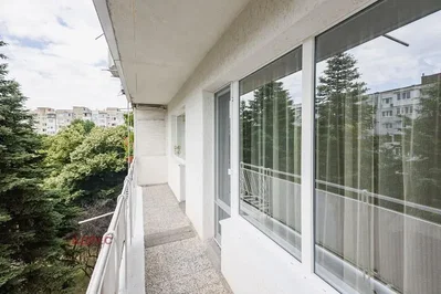 Balkon; pogled, prirodno svjetlo