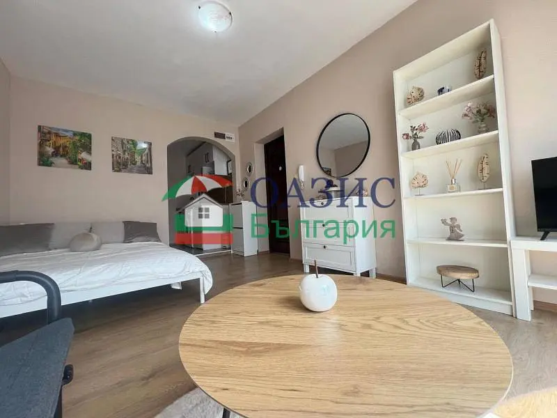Bedroom; natural light, modern style, wood floor