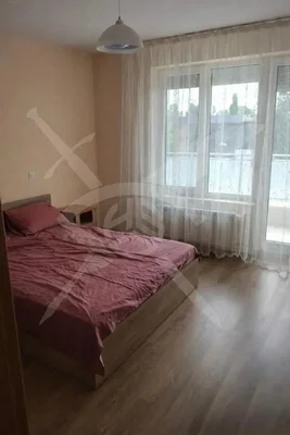 Spavaća soba; prirodno svjetlo, drveni pod