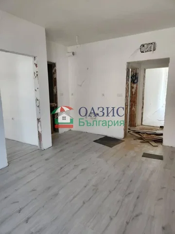Остало; потребна реновација, природно светло