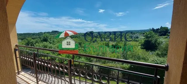 Balkon; pogled, prirodno svjetlo