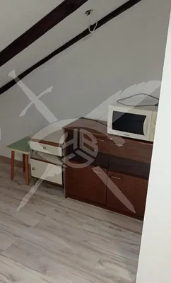 Kuhinja; drveni pod, pločice, kuhinjski aparati