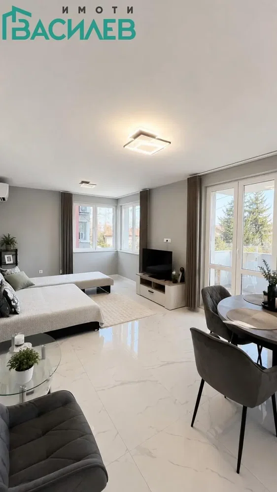 Oturma odası; manzara, doğal ışık, modern stil, fayans zemin