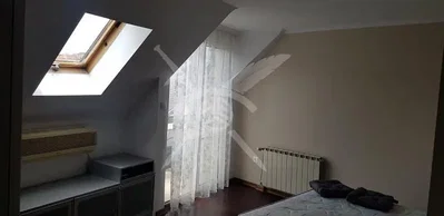 Spavaća soba; prirodno svjetlo, drveni pod