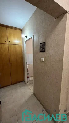 Guardaroba; pavimento in piastrelle