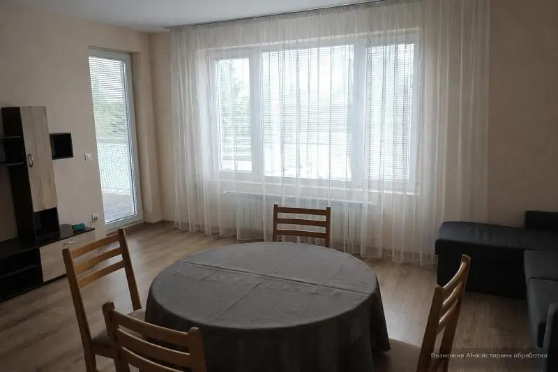 Dnevna soba; drveni pod, prirodno svjetlo