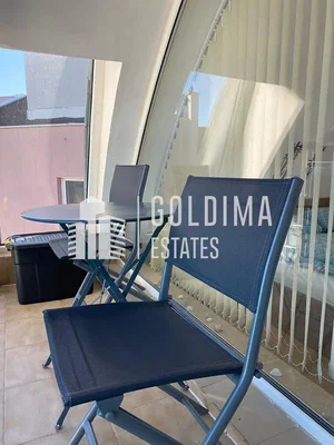 Balkon; fayans zemin, manzara