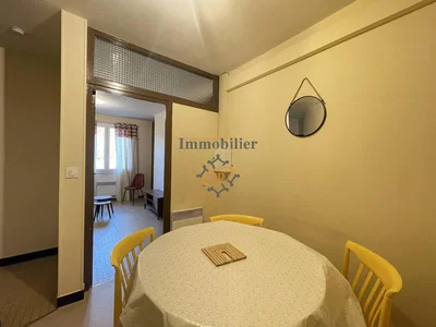 Oturma odası; doğal ışık, modern stil