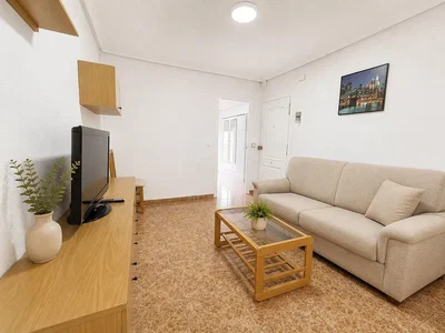 Wohnzimmer; tageslicht, fliesenboden