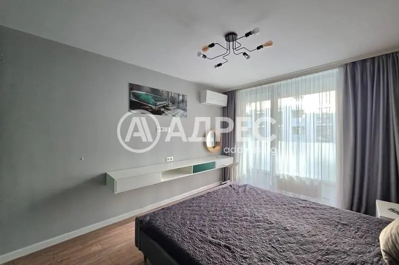 Chambre; lumière naturelle, parquet