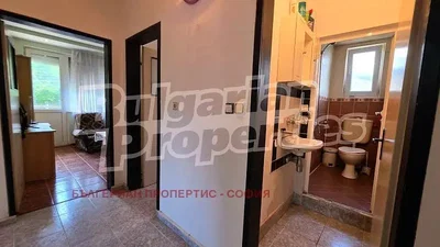 Ostalo; pločice, potrebna renovacija