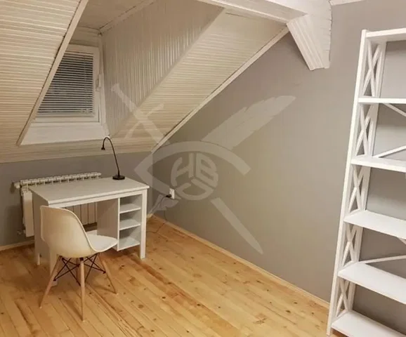 Kids room; wood floor, natural light