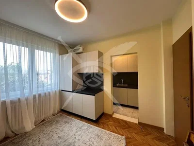 Wohnzimmer; küchengeräte, tageslicht, holzboden