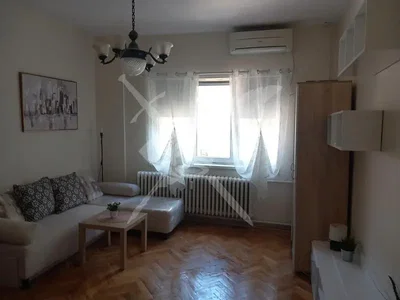 Wohnzimmer; holzboden, tageslicht