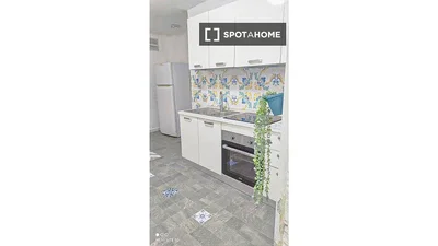 Küche; fliesenboden, küchengeräte