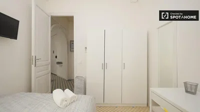 Schlafzimmer; tageslicht, renoviert