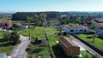 Dom i otoczenie; widok, światło dzienne