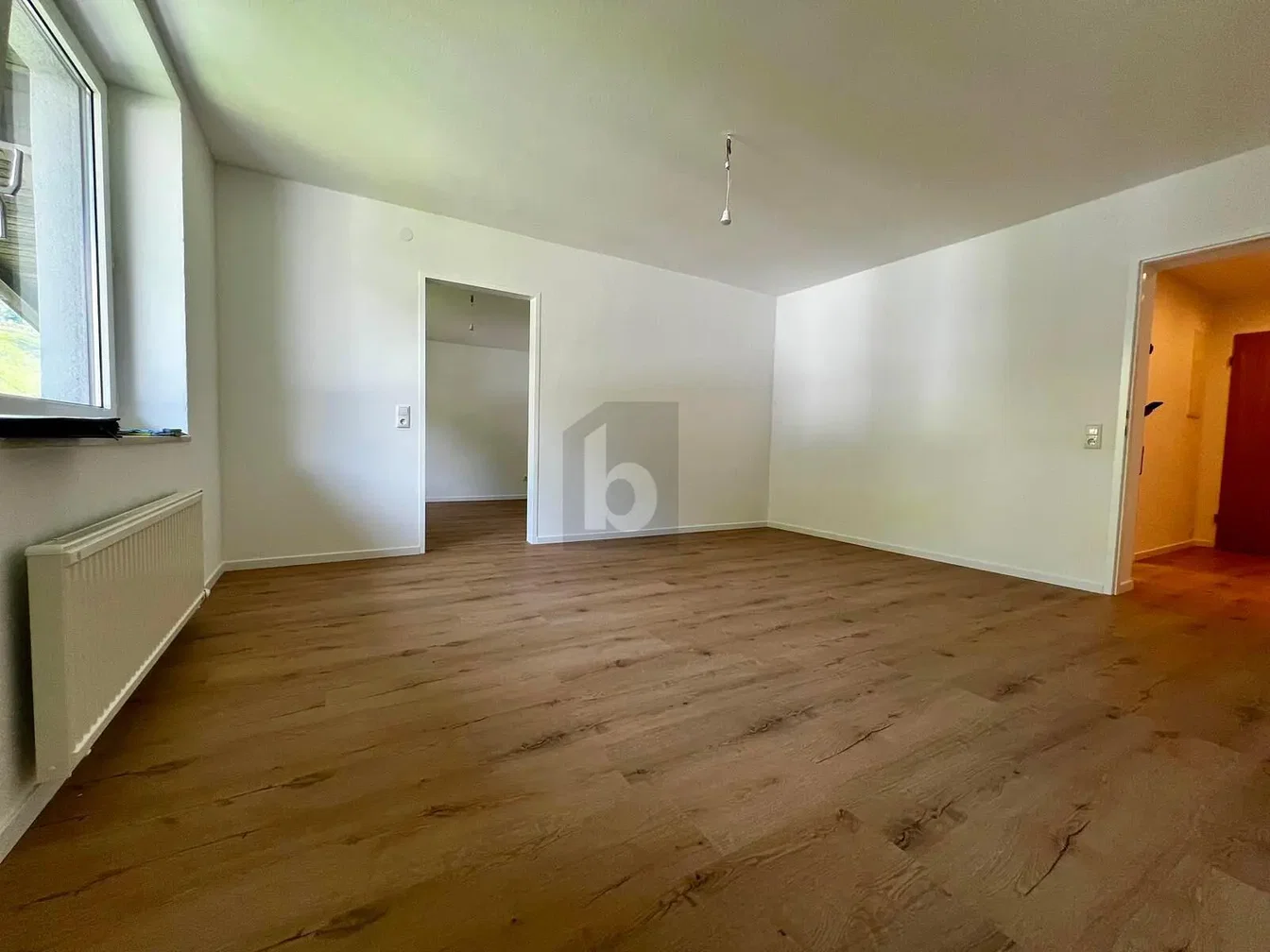 Altro; pavimento in legno, luce naturale, necessita ristrutturazione