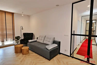 Wohnzimmer; holzboden, tageslicht, moderner stil