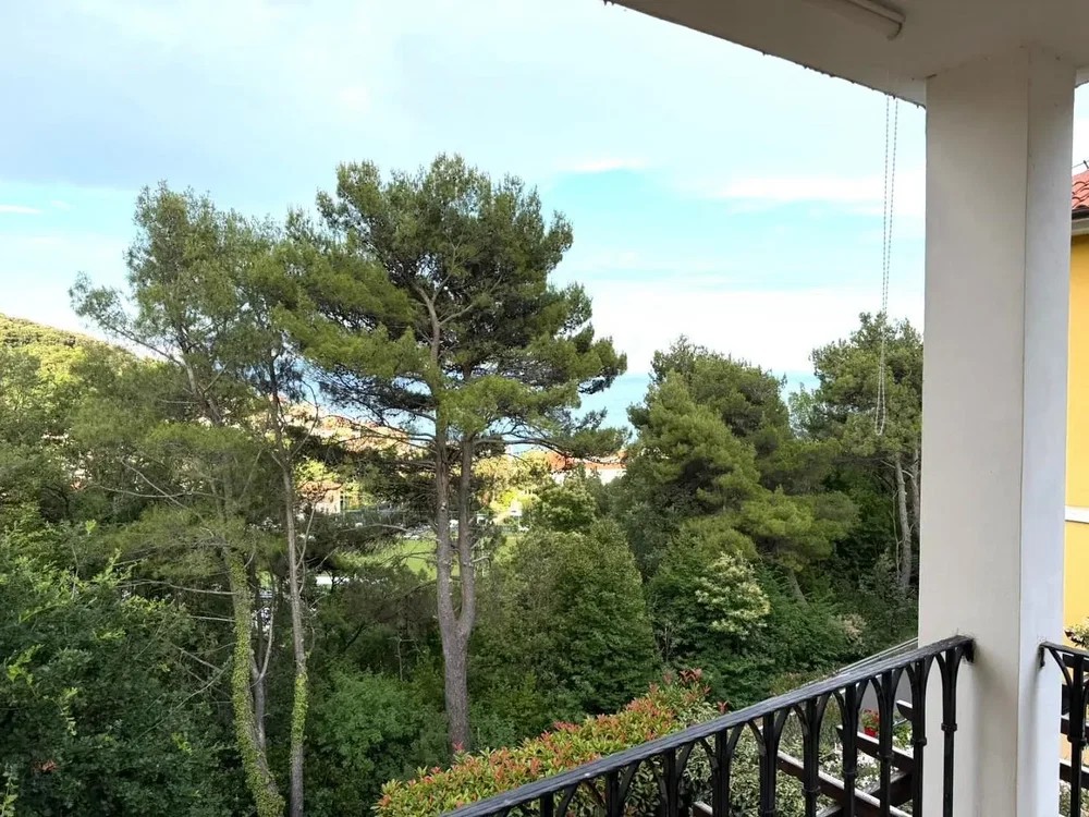 Balkon; přirozené světlo, výhled