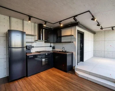 Cuisine; électroménager, parquet, lumière naturelle