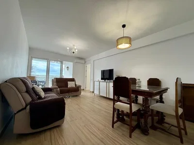 Salon; parquet, lumière naturelle