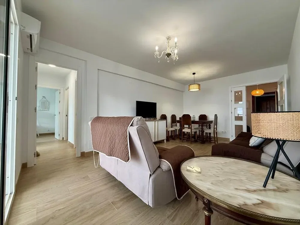 Salon; parquet, lumière naturelle