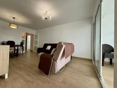 Salon; parquet, lumière naturelle
