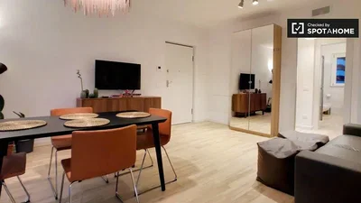 Wohnzimmer; holzboden, tageslicht, moderner stil