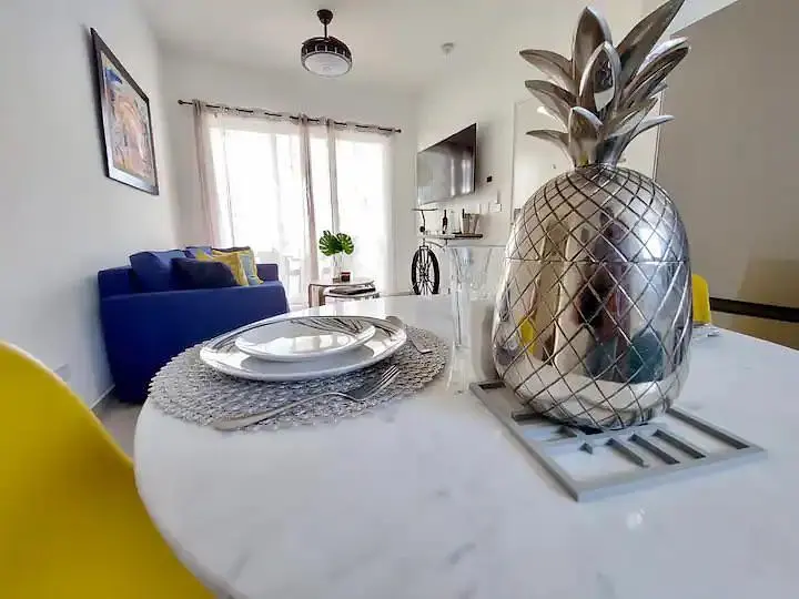 Obývací pokoj; přirozené světlo, moderní styl