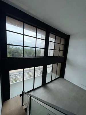 Balkon; výhled, dlažba