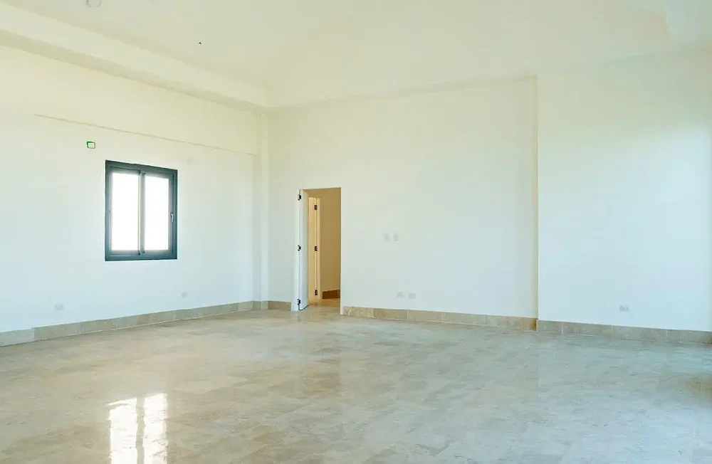 Obývací pokoj; dlažba, přirozené světlo