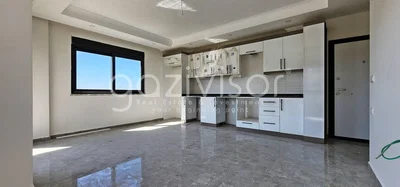 مطبخ; أجهزة المطبخ, أرضية من البلاط, ضوء طبيعي