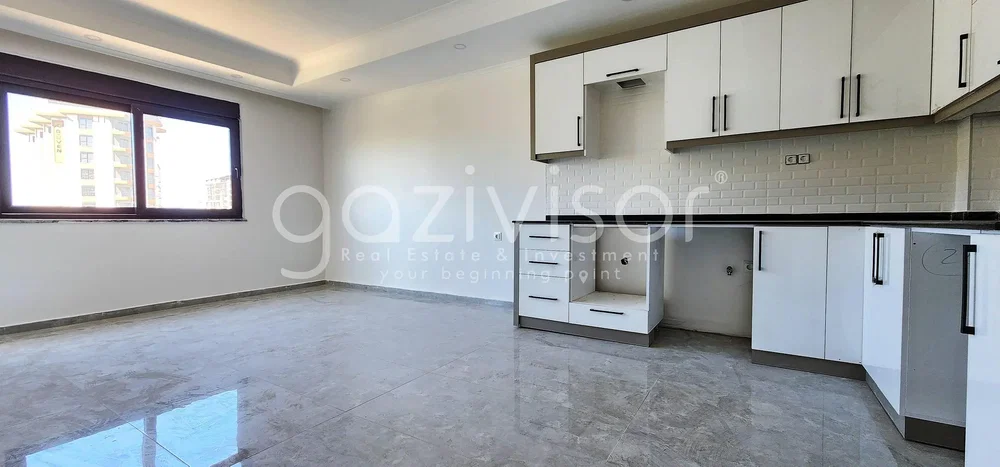 مطبخ; أجهزة المطبخ, أرضية من البلاط, ضوء طبيعي
