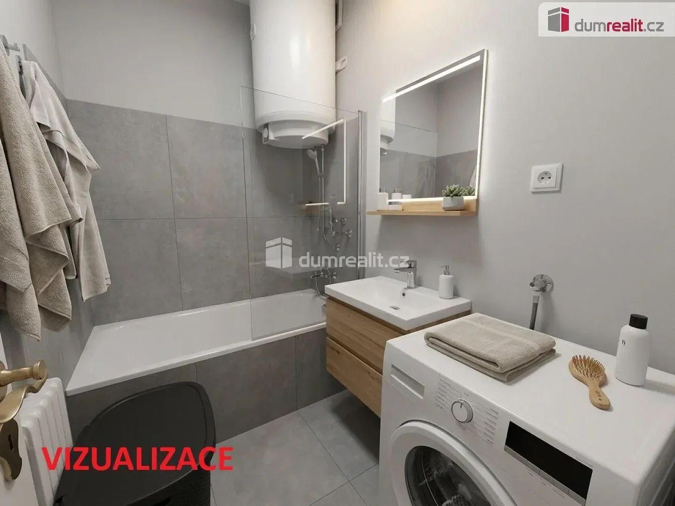 Salle de bain; carrelage, rénové, lumière naturelle